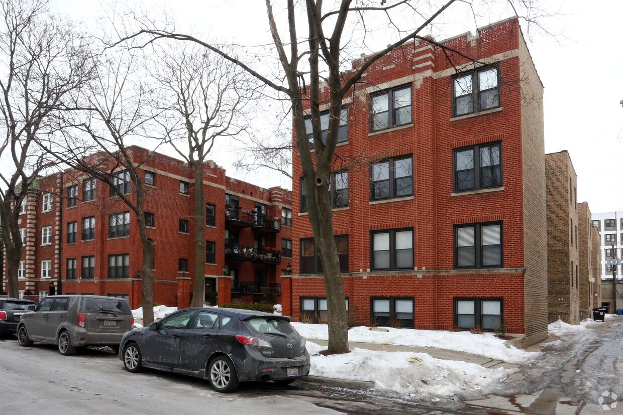 Primary Photo - 5909 N Paulina St