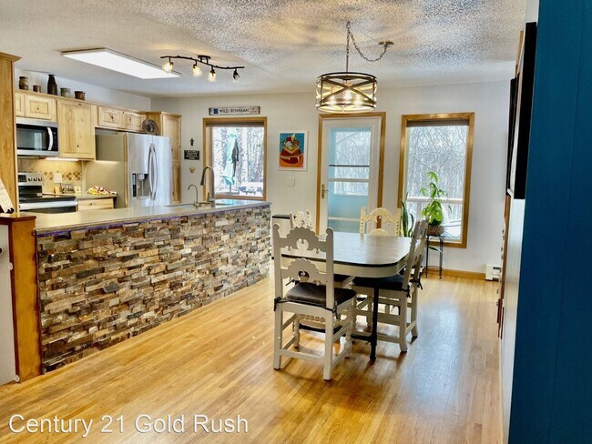 Building Photo - 4 br, 2 bath House - 530 Auklet Place