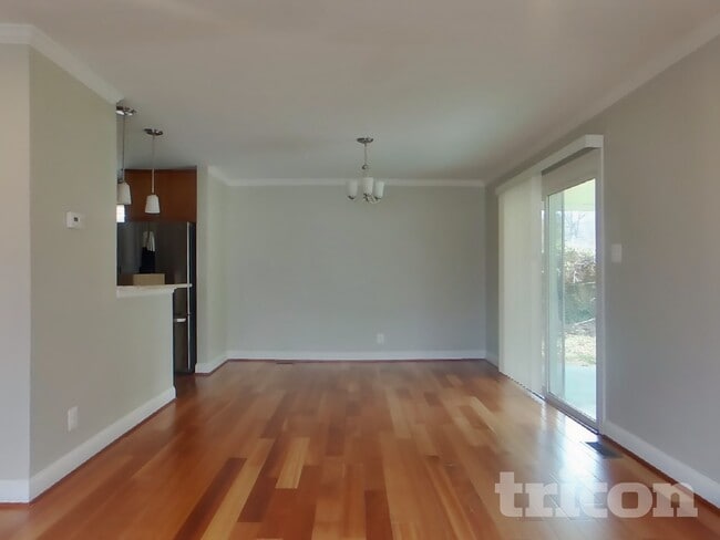 Building Photo - 2006 Kirklin Dr