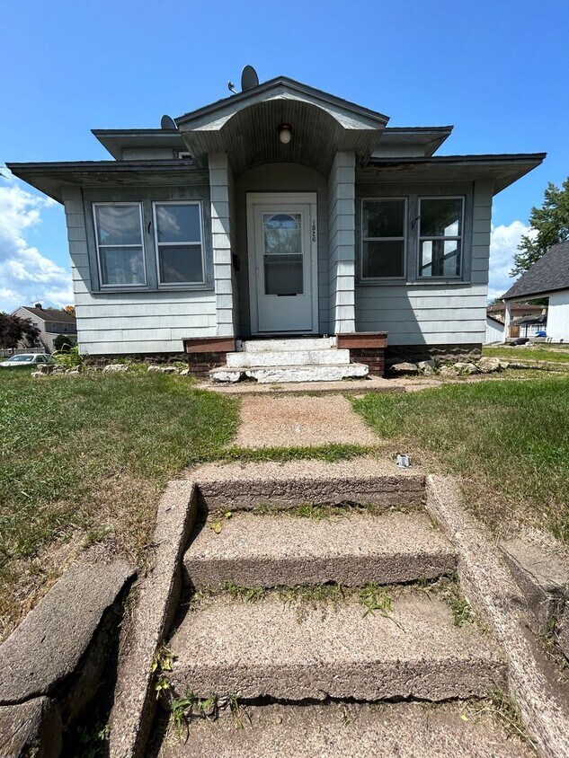 Primary Photo - SBP - 03 - Redfield/19th