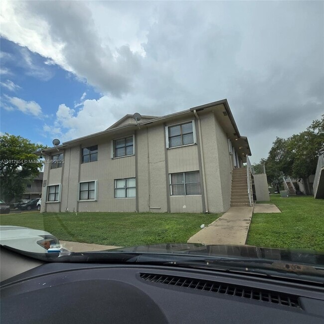 Building Photo - 15332 SW 72nd St