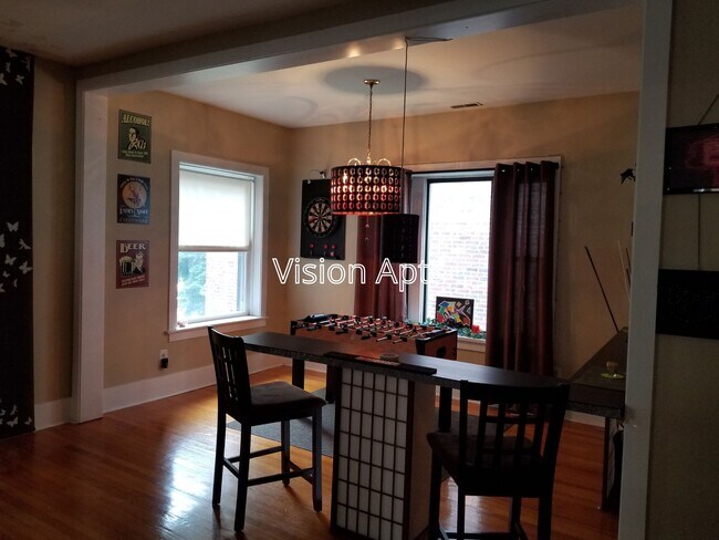 Foto del edificio - 5828 N Kenmore Ave
