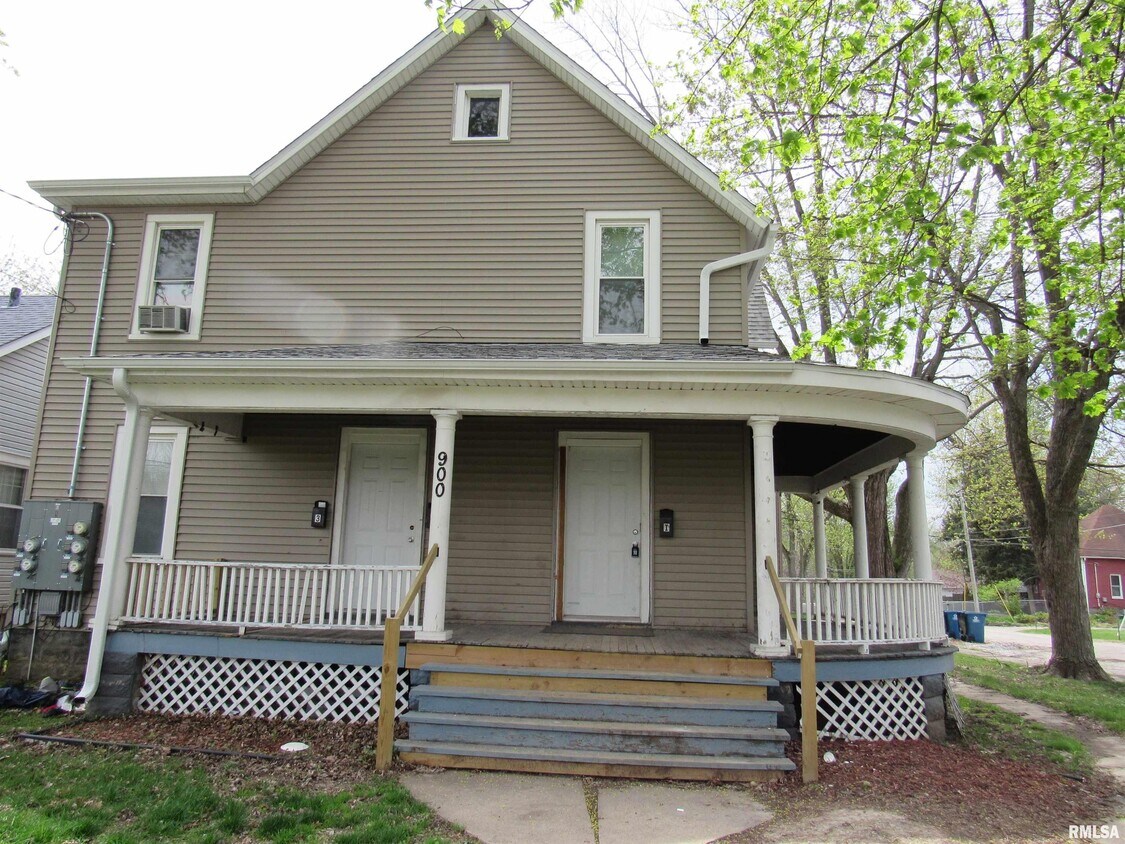 900 4th Ave, Silvis, IL 61282 House Rental in Silvis, IL