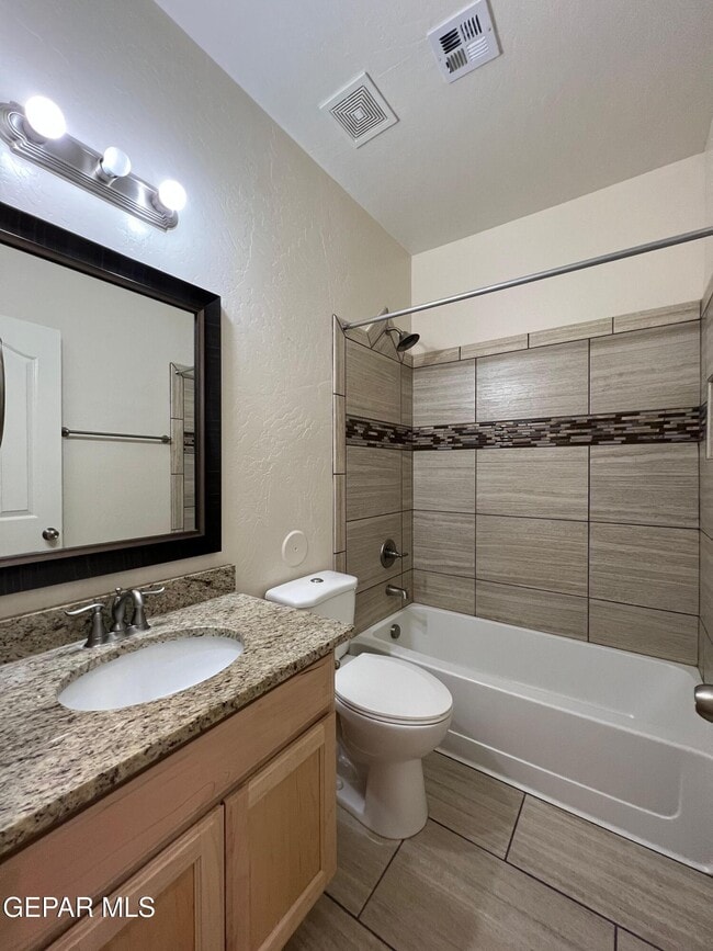 Building Photo - 147 N Manzanita Dr