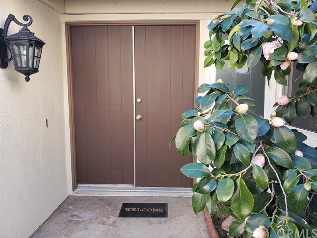 Foto del edificio - 27 Willow Tree Ln