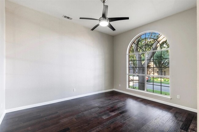 Building Photo - Gorgeous 4-bedroom home!