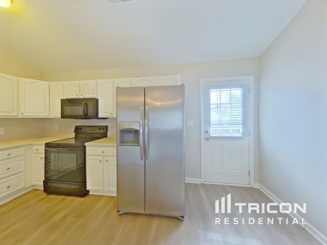 Foto del edificio - 1130 Waverly Pl Dr