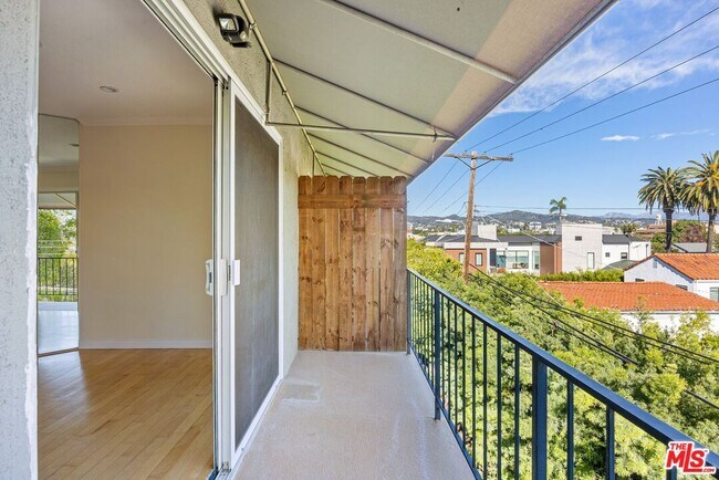 Foto del edificio - 532 N Rossmore Ave