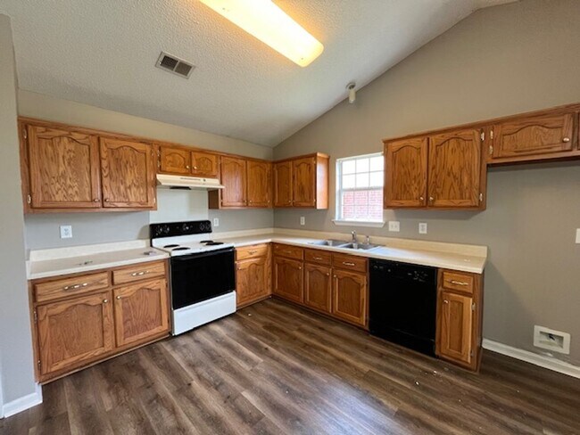 Foto del edificio - Renovated 3 Bedroom 2 Bath Home for Rent!!