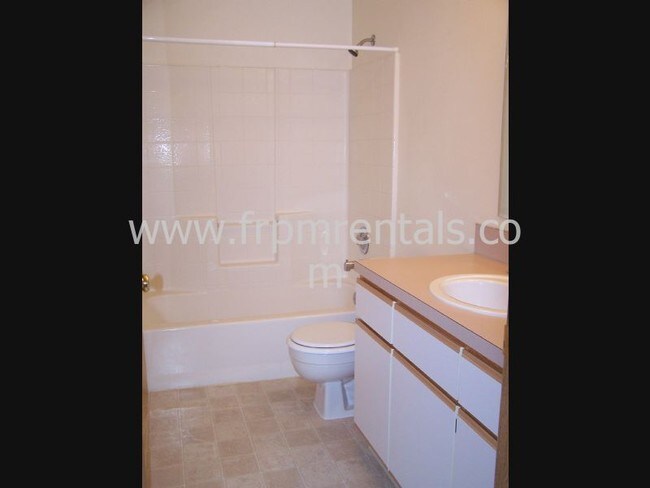 Building Photo - 1668 S Barlow Ln
