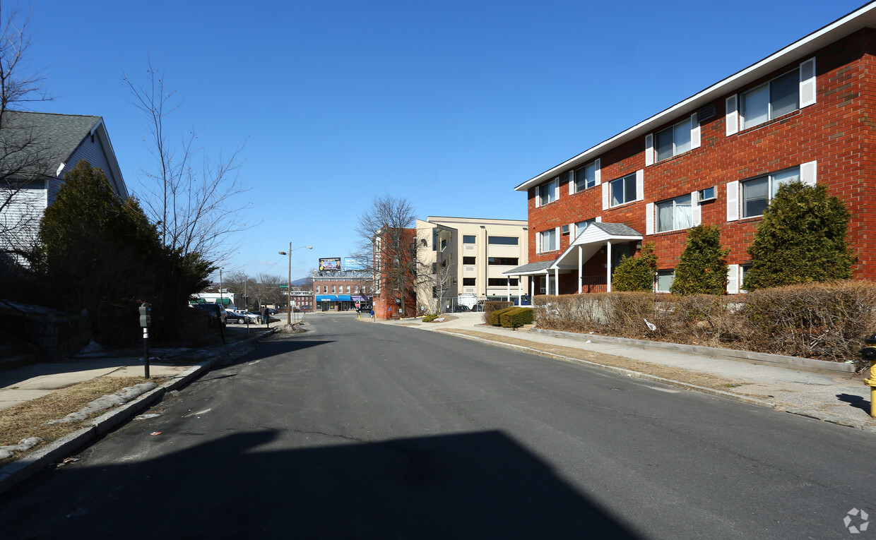 Building Photo - 32 Myrtle Street Apartments