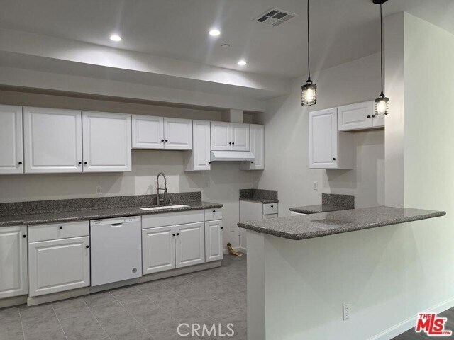 Building Photo - 3150 Verdugo Rd