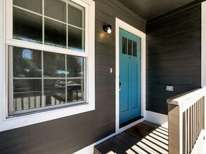 Building Photo - 5901 Woodview Dr