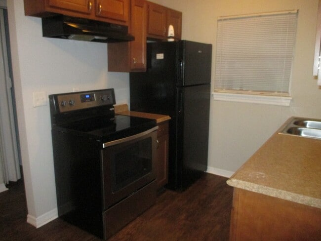 Foto del edificio - 3 Bedroom home in Sherwood Forest - VOUCHE...
