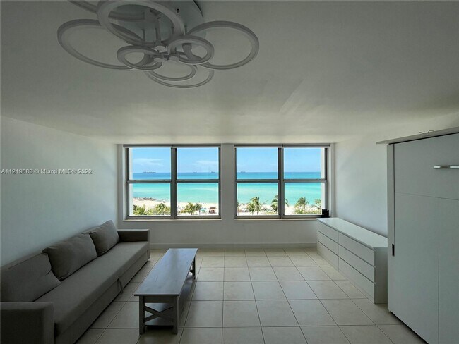 Building Photo - 2899 Collins Ave