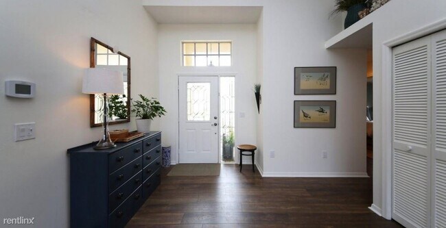 Foto del edificio - 5312 Cottonwood Tree Cir