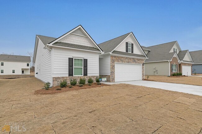 Building Photo - 51 Royal Oaks Dr