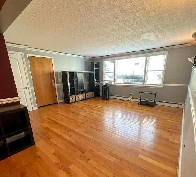 Foto del edificio - 4937 N East River Rd