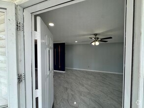 Building Photo - 653 E Old Hickory Blvd
