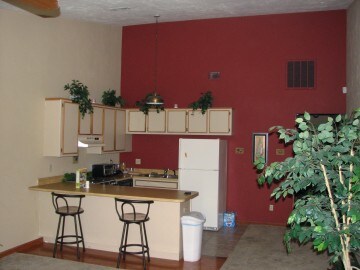 Foto del edificio - Spacious Two Bedroom, One Bath Town Home-C...
