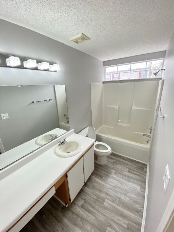 Foto del edificio - 701 Coventry Ln