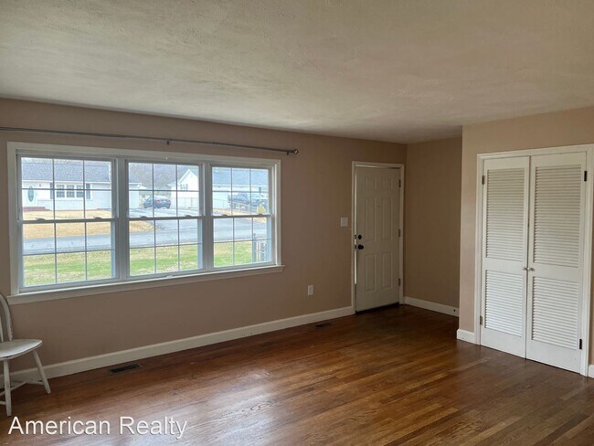 Building Photo - 3 br, 1 bath House - 205 HEMLOCK STREET