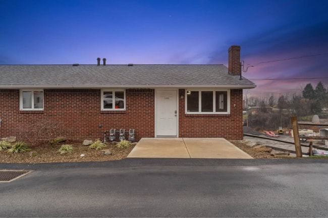 Building Photo - 1490 Clay Pike
