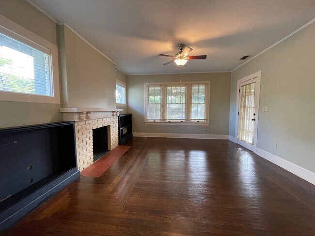 Building Photo - 2 br, 1 bath House - 813 Mississippi Ave