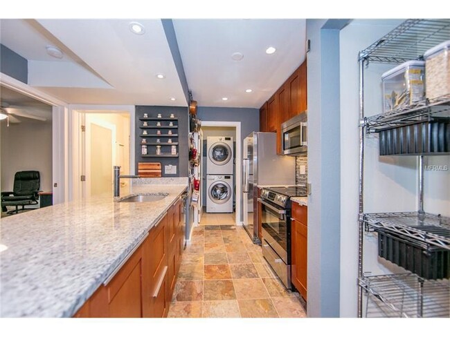 Building Photo - First Floor  2/2 CONDO NEAR DISNEY AND CEL...