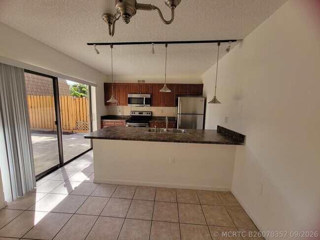 Building Photo - 588 Green Springs Pl