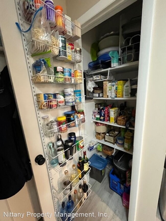 Building Photo - 2 br, 2.5 bath House - 770 W Aaron Drive