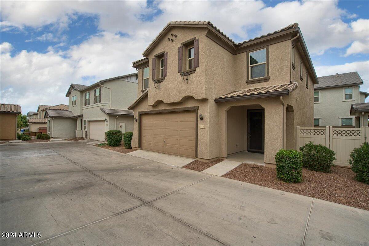 Foto principal - 844 S Pheasant Dr