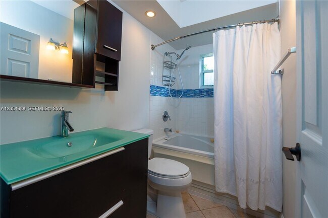 Foto del edificio - 5490 SW 57th Ave