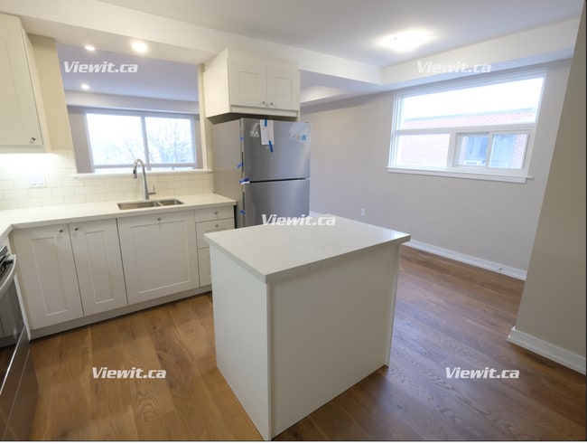 Building Photo - 60 Wasdale Crescent