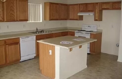 Foto del edificio - 17440 W Ventura St