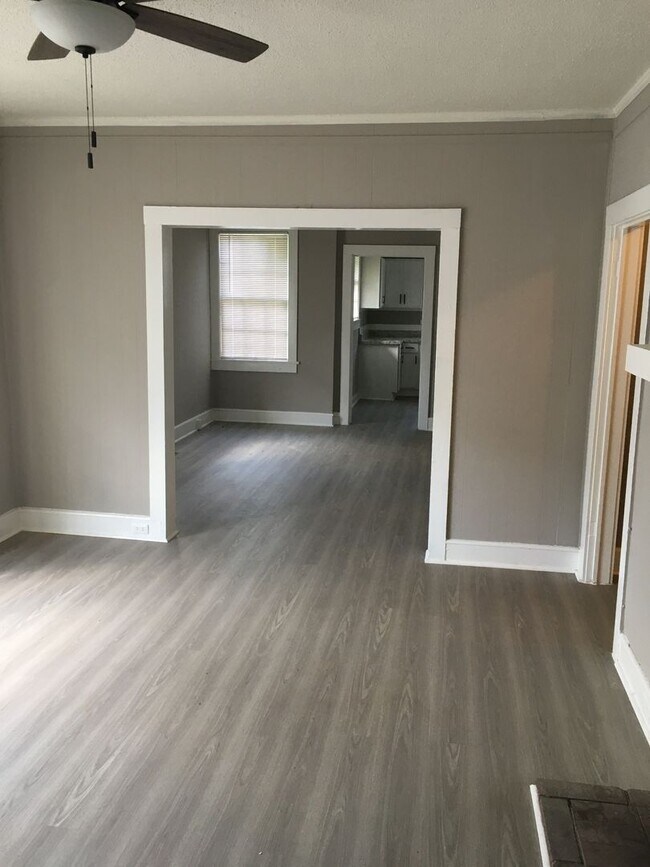 Foto del edificio - 2/1 House in Celanese $1095