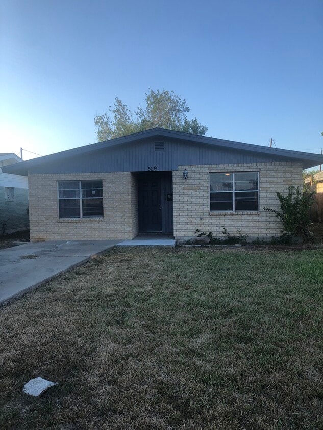 Primary Photo - 529 E Williamson Ave