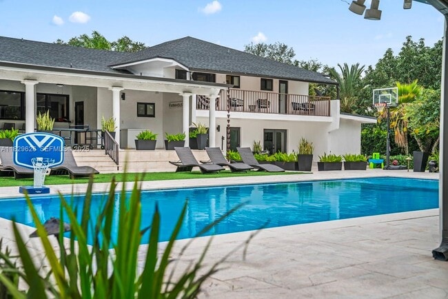 Building Photo - 14875 SW 212th St