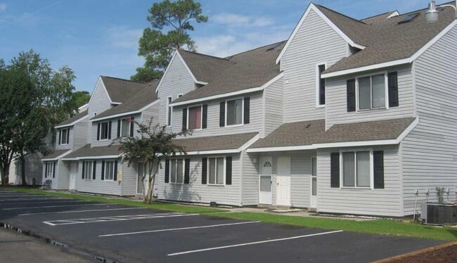 Building Photo - 500 Fairway Village Dr