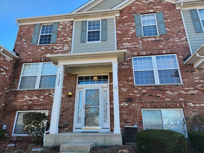 Building Photo - 1137 Reserve Dr