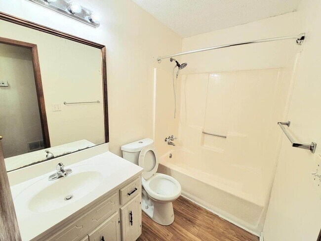 Building Photo - 3641 Ashley Woods Dr