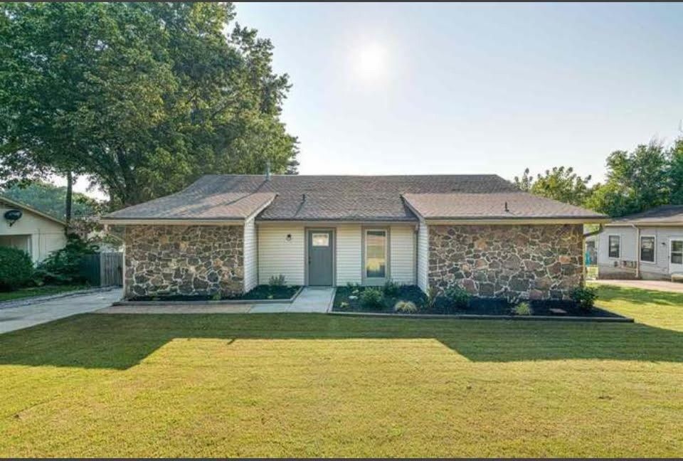 Primary Photo - 3144 Sycamore View Rd