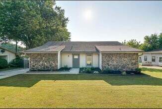 Building Photo - 3144 Sycamore View Rd