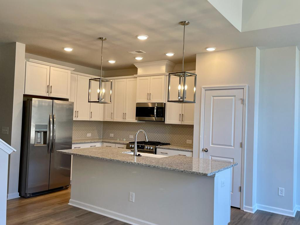 Foto principal - Room in Townhome on Statesville Ave