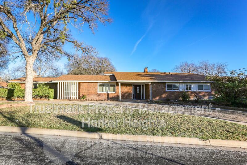 Foto principal - 101 Highland Oaks Dr