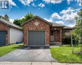 Building Photo - 59 Pennybrook Crescent