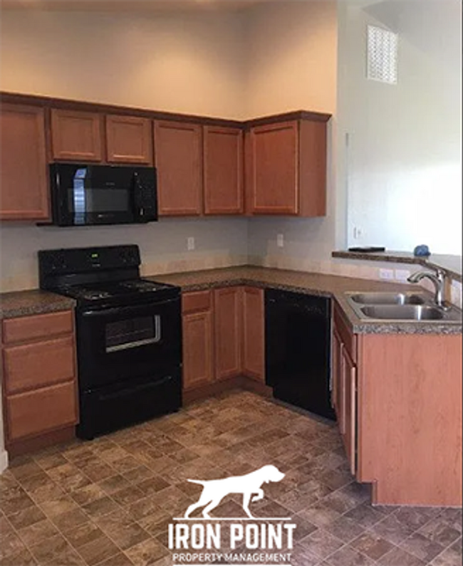 Foto del edificio - 4bed/2bath in Meridian w/vaulted ceilings,...