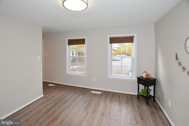 Foto del edificio - 8323 Stationhouse Ct