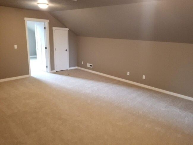 Building Photo - 8207 N Summerhill Ln