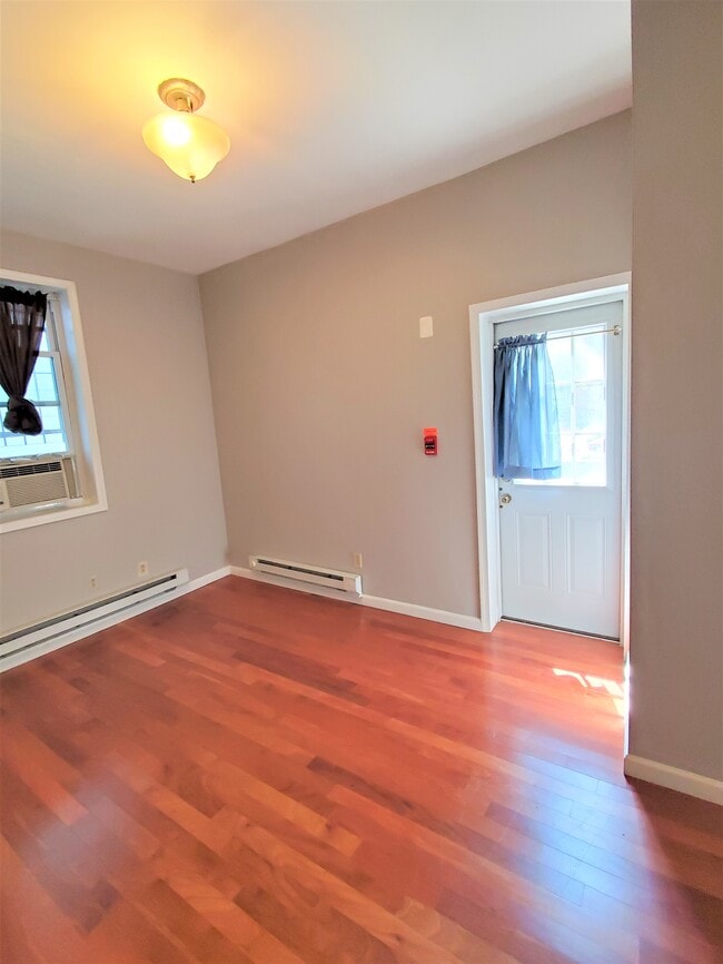 Building Photo - 1314 Walnut St